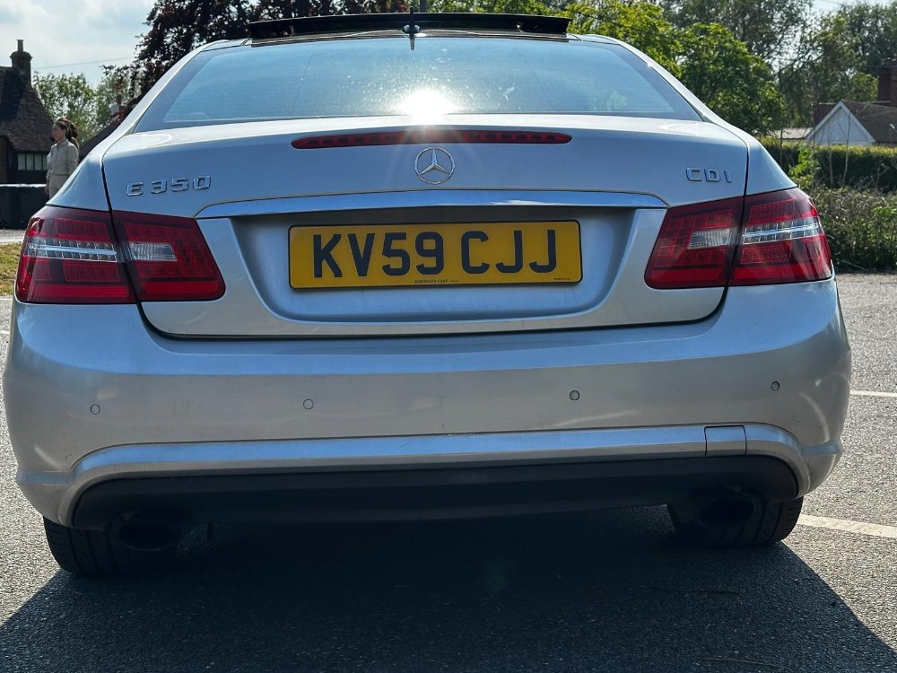 Silver Mercedes-Benz E Class 3.0 E350 CDI V6 BlueEfficiency Sport Coupe 2dr Diesel G-Tronic Euro 5 231 ps