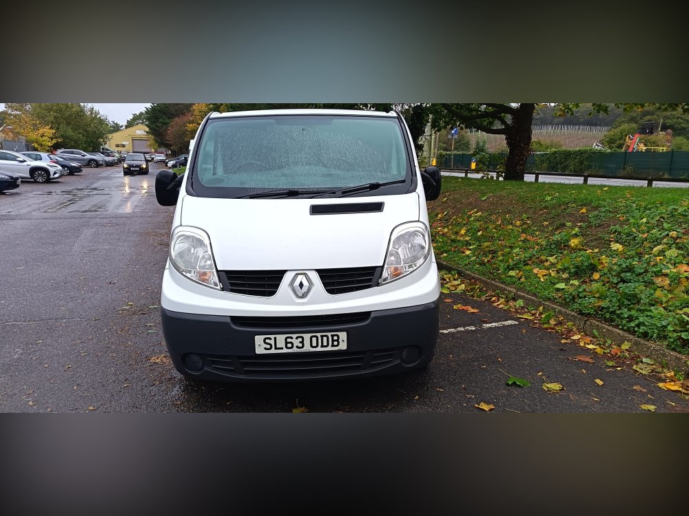 White Renault Trafic 2.0 dCi LL29 Panel Van 3dr Diesel Manual L3 H1 198 g/km 115 bhp