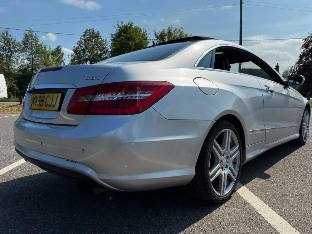 Mercedes-Benz E Class 3.0 E350 CDI V6 BlueEfficiency Sport Coupe 2dr Diesel G-Tronic Euro 5 231 ps for sale in Canterbury