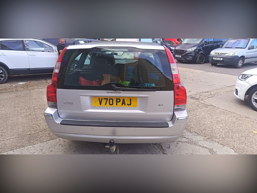 Volvo V70 2.4D SE Estate 5dr Diesel Manual 179 g/km 163 bhp for sale in Canterbury
