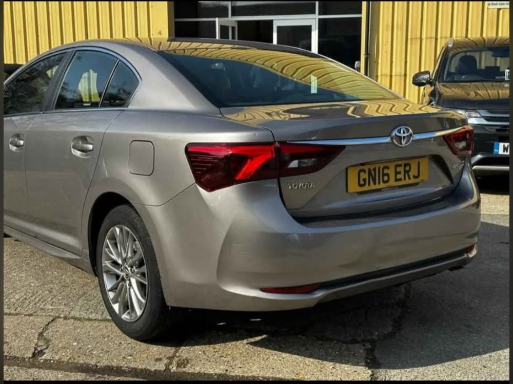 Bronze 2016 Toyota Avensis 1.8 V-Matic Business Edition Saloon 4dr Petrol Manual Euro 6 147 ps in Canterbury